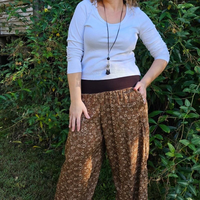 Brown-wide_pants